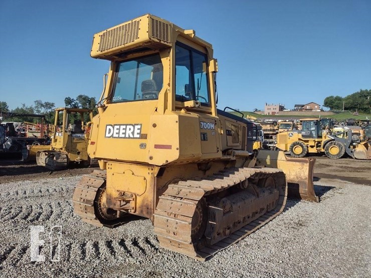 2002-deere-700h-lt-image-38