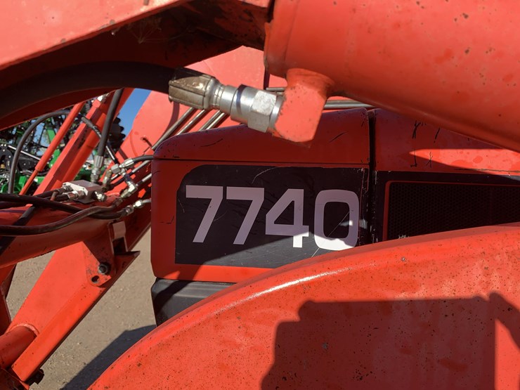 new-holland-7740-image-10