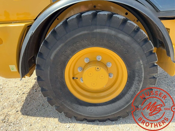 2016-caterpillar-906m-image-15