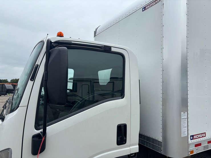 #2332-•-2021-isuzu-16'-box-truck-image-8