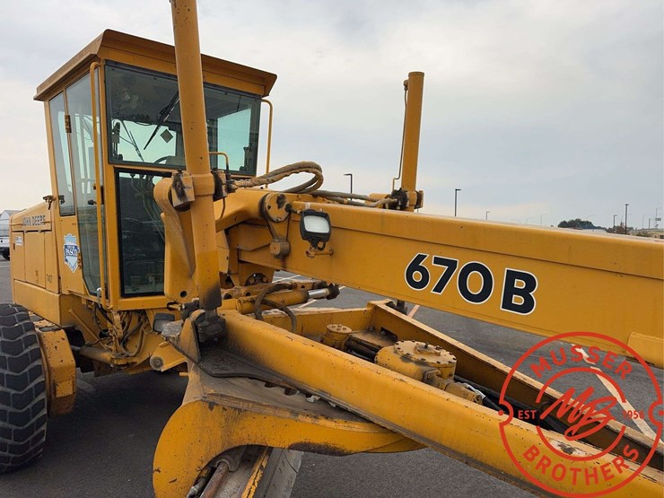 deere-670b-image-16