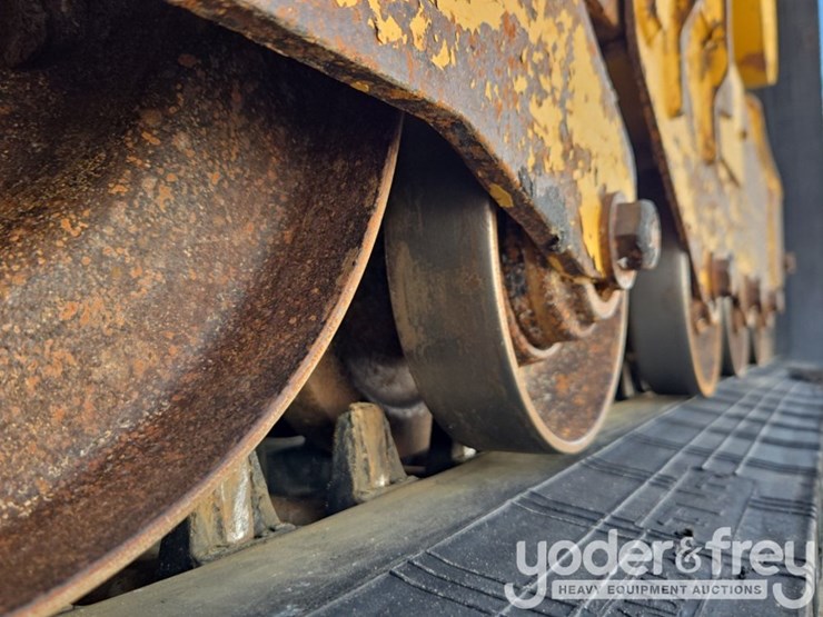 2023-caterpillar-259d3-image-12