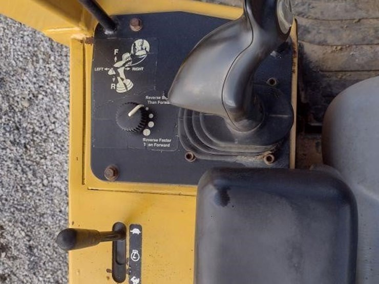 2001-deere-650h-image-9