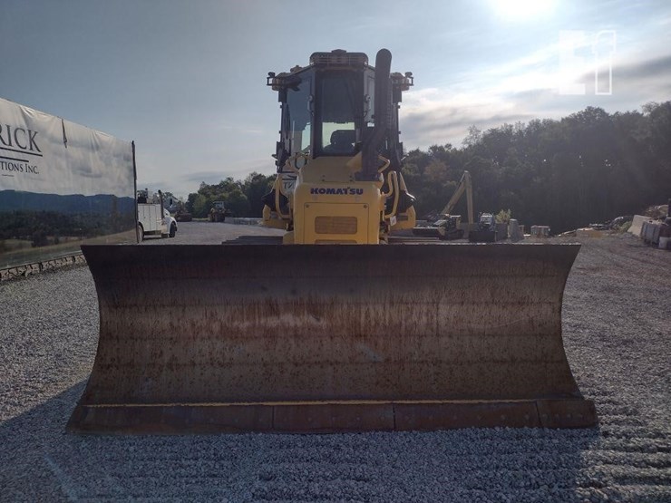 komatsu-d51pxi-24-image-2