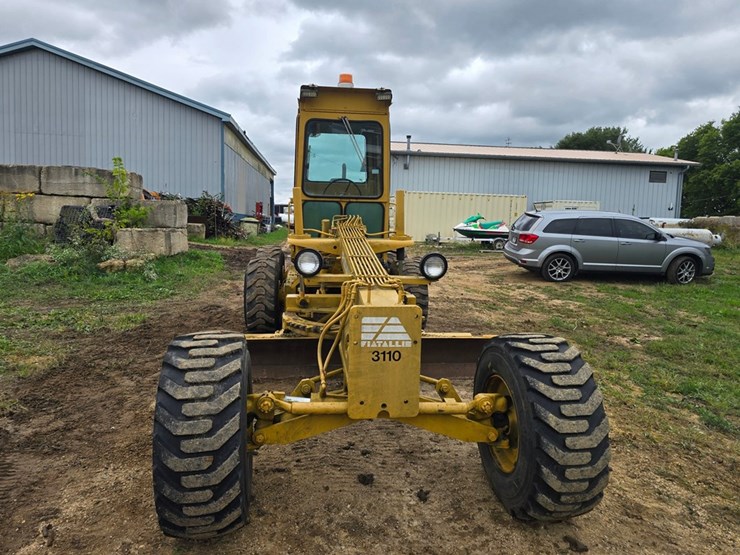 #2053-•-fiat-65-b-motor-grader-image-8