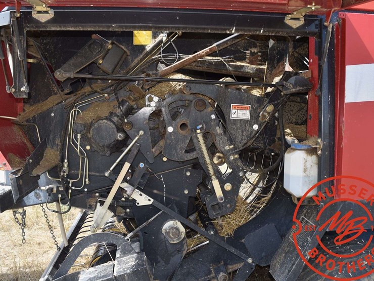 case-ih-lbx432-image-16