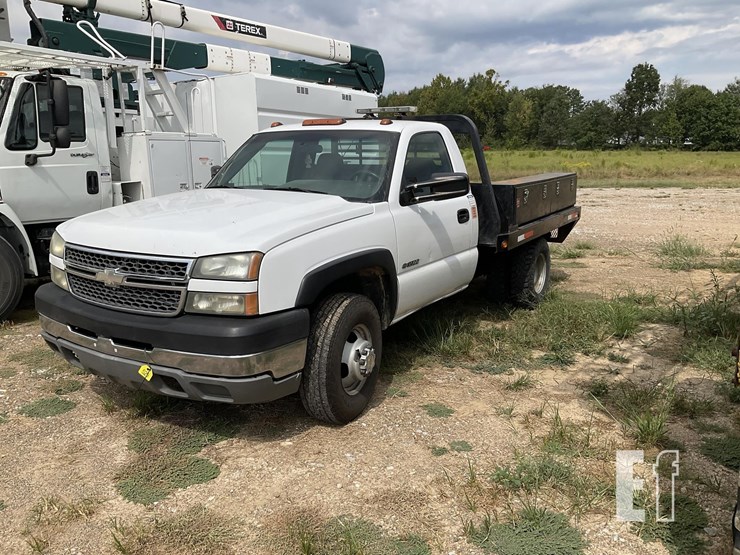 2005-chevrolet-3500-image-1