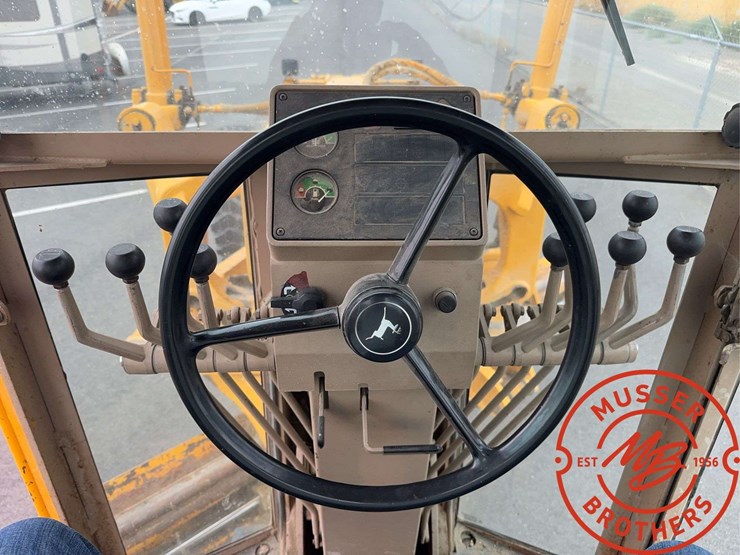 deere-670b-image-38