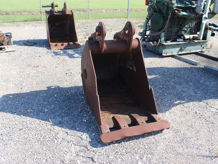 #1042-•-entek-cx-160-bucket-image-1