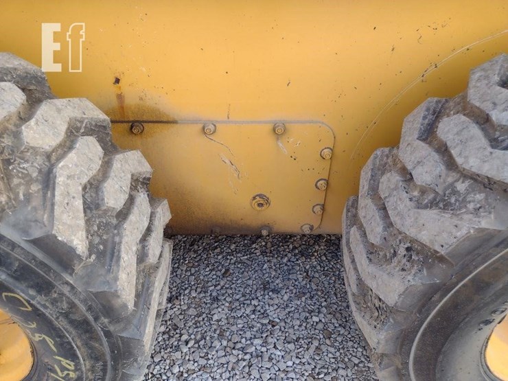2019-deere-332g-image-14