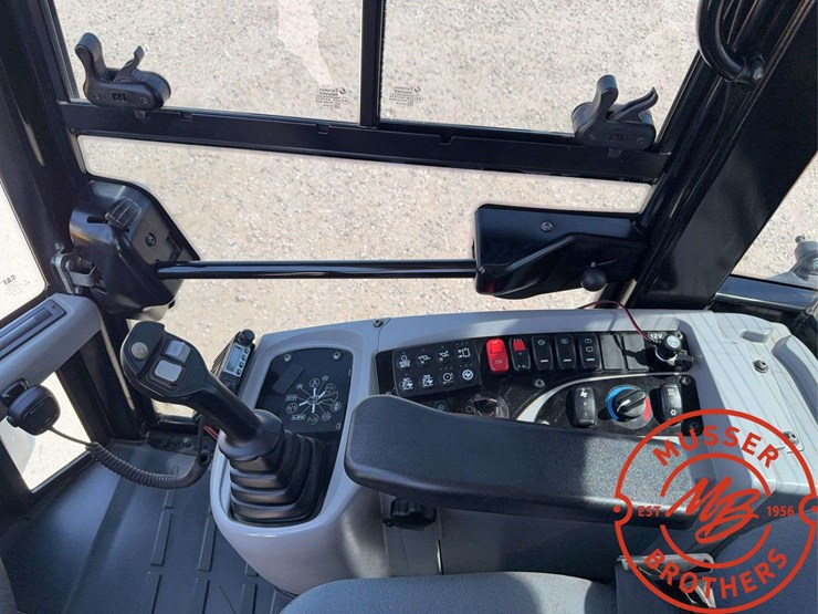 2016-caterpillar-906m-image-38