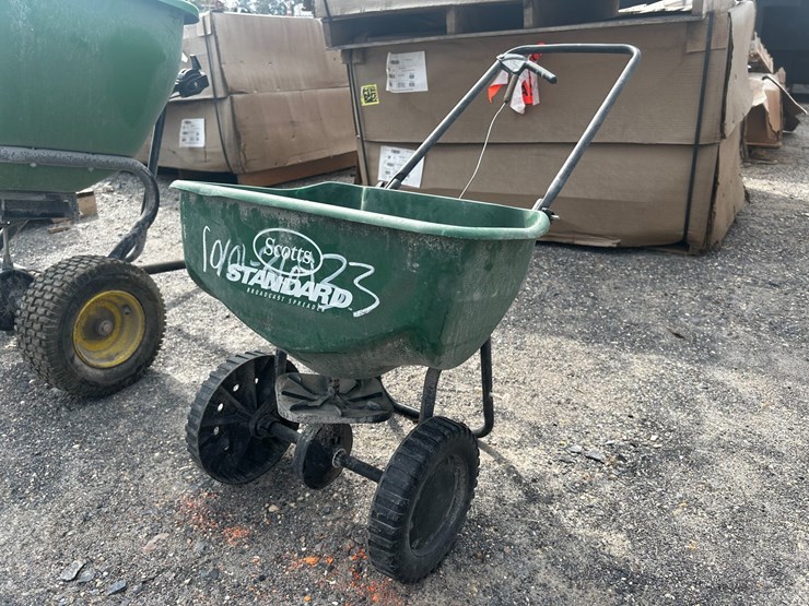 #86933-•-scotts-standard-broadcast-spreader-image-1