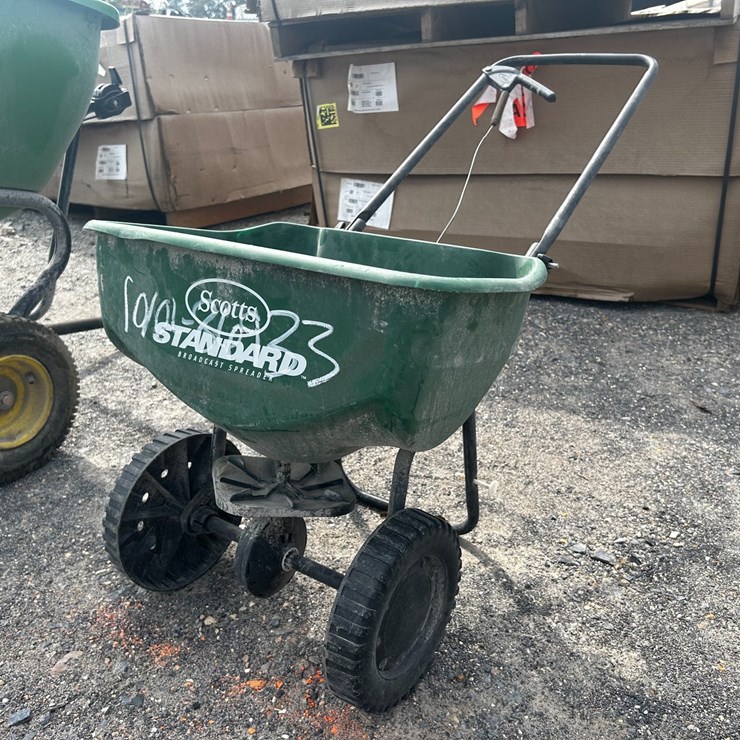 #86933 • SCOTTS STANDARD BROADCAST SPREADER