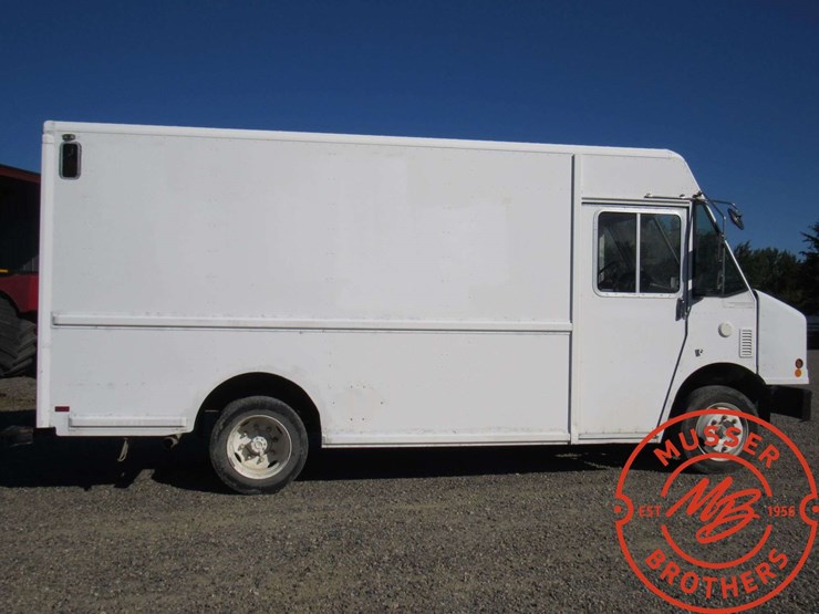 2005-freightliner-mt45-image-4