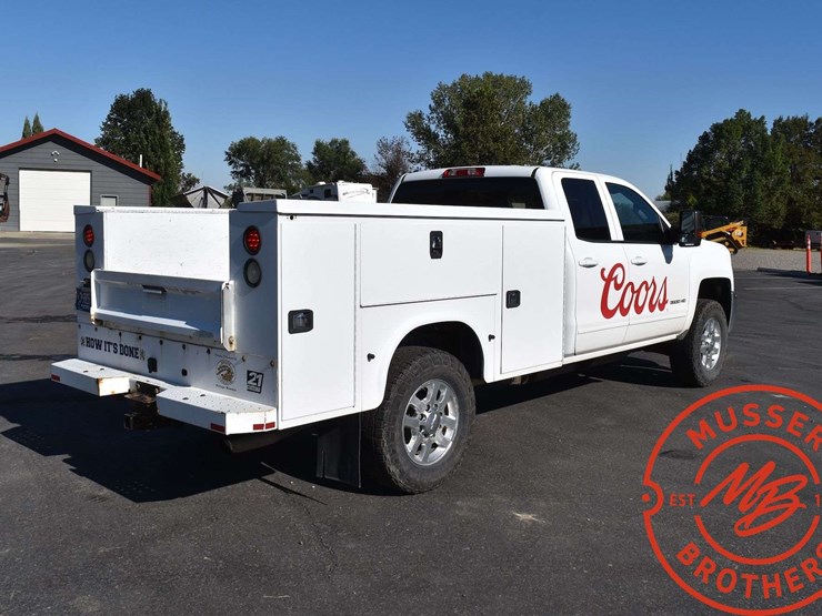 2015-chevrolet-3500hd-image-6