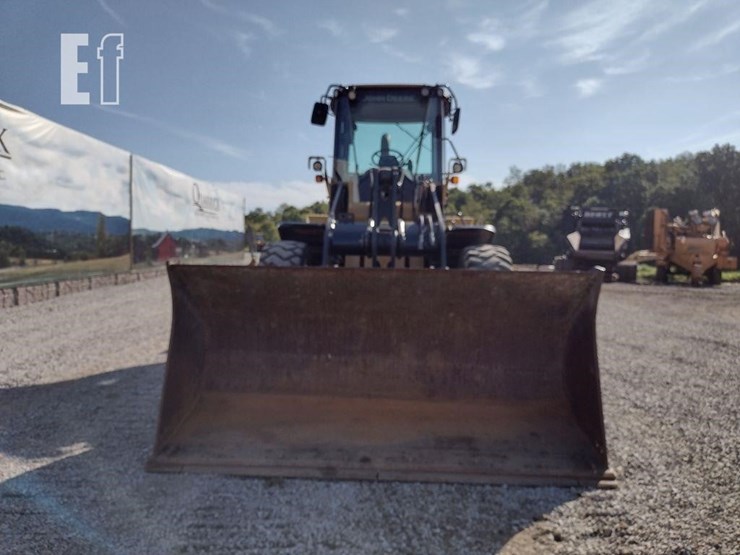 2019-deere-444k-image-2