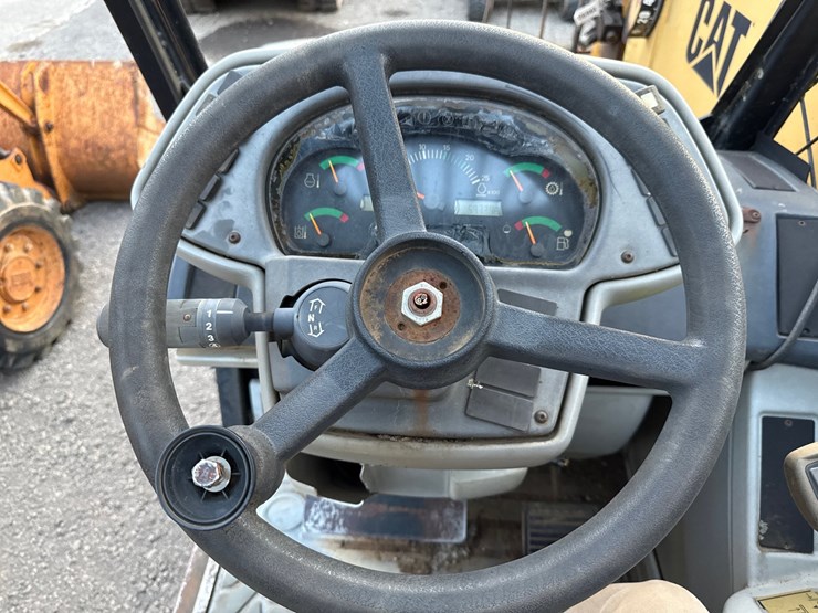 caterpillar-th350b-image-13