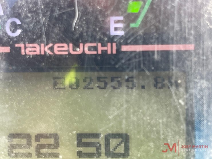 2019-takeuchi-tb240-mini-excavator-image-27