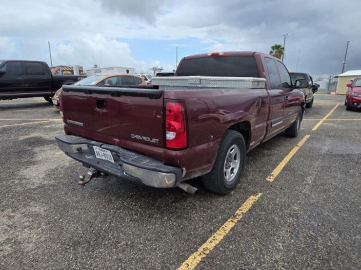 04-chev-pk-1gcec19v94z231661-image-3