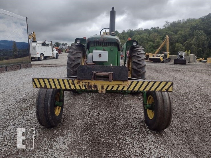 john-deere-2520-image-2