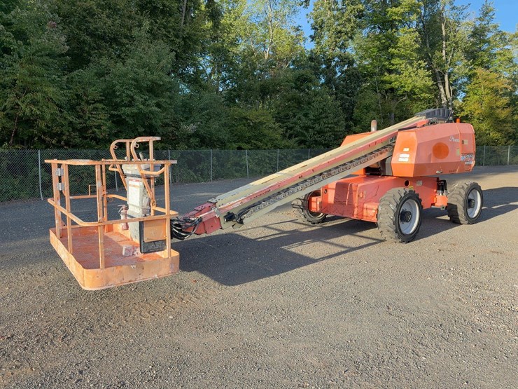 2016-jlg-600s-image-1