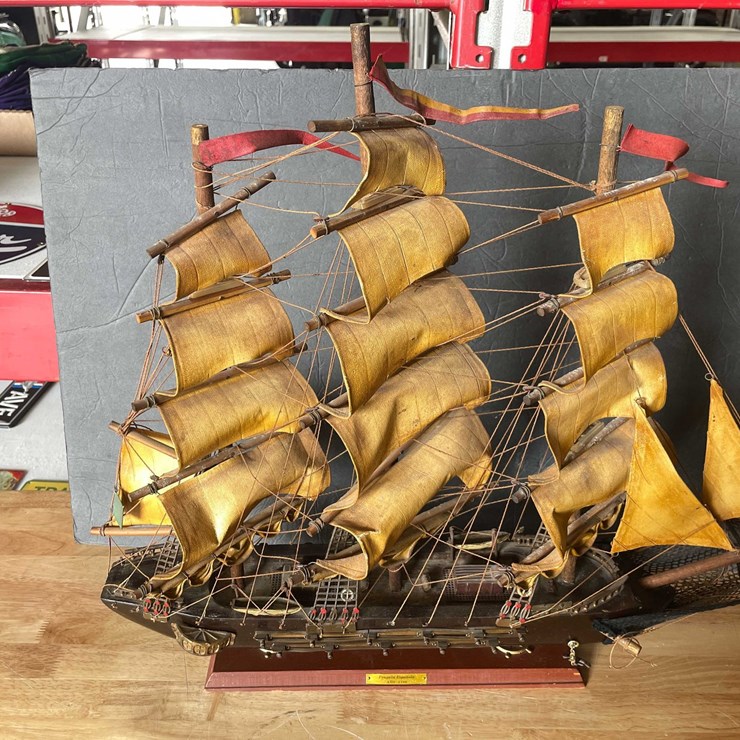 #1004 • Antique Fragata Espanola Ana 1780 Wooden Ship (T5)