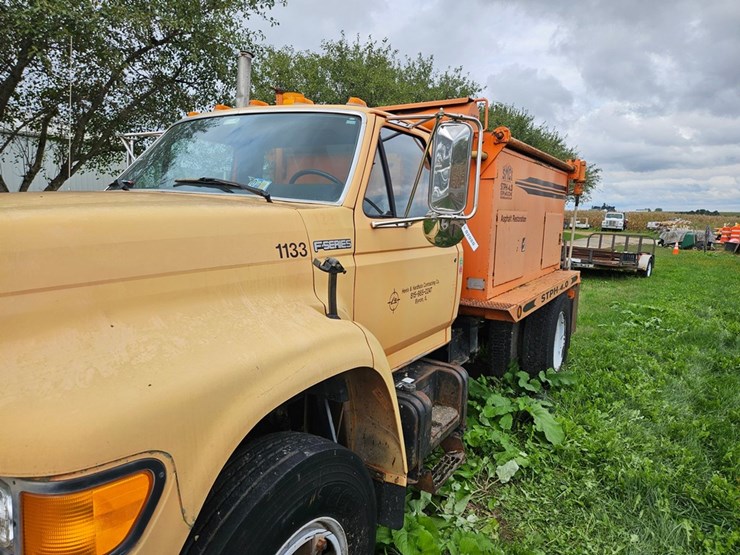 1997-ford-800-image-13