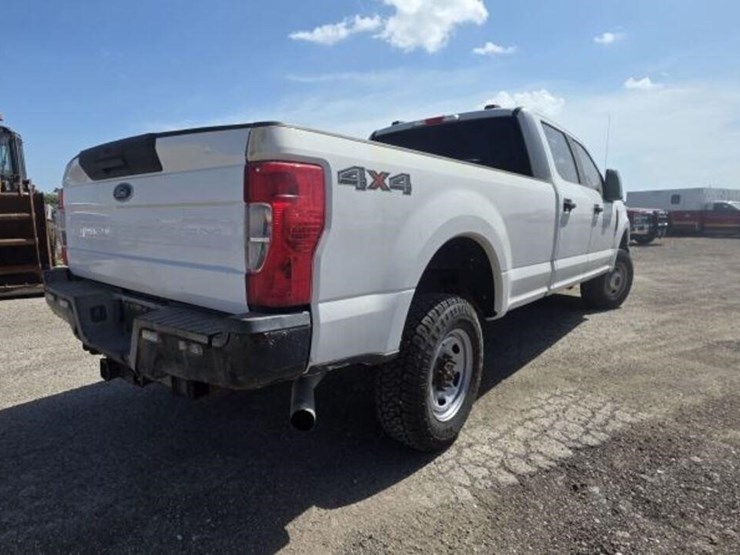 2021-ford-f250-image-3