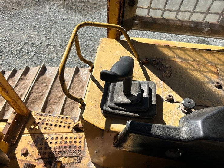 caterpillar-d5m-image-38
