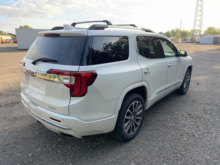 2022-gmc-acadia-denali-image-6
