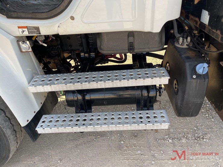 2020-freightliner-t/a-hydraulic-tail-truck-image-7