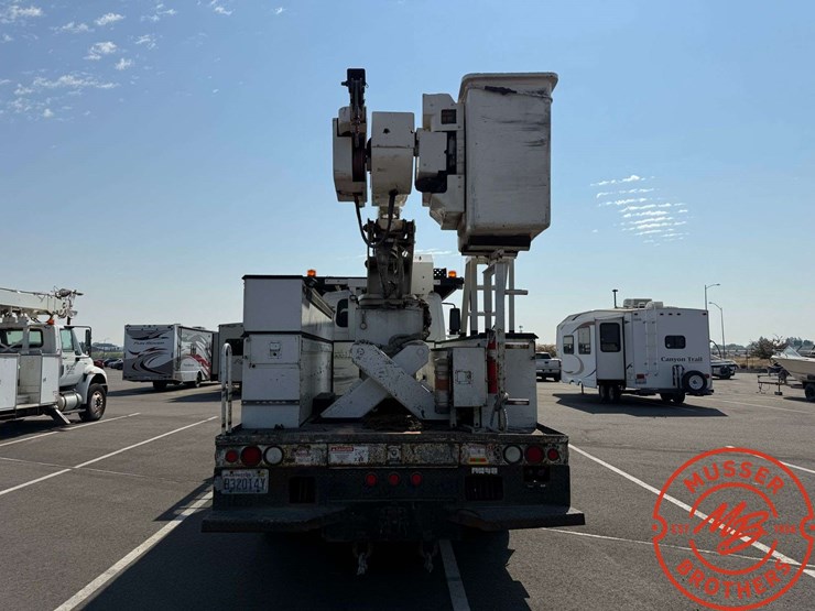 2014-international-7500-4x4-terex-bucket-truck-image-6