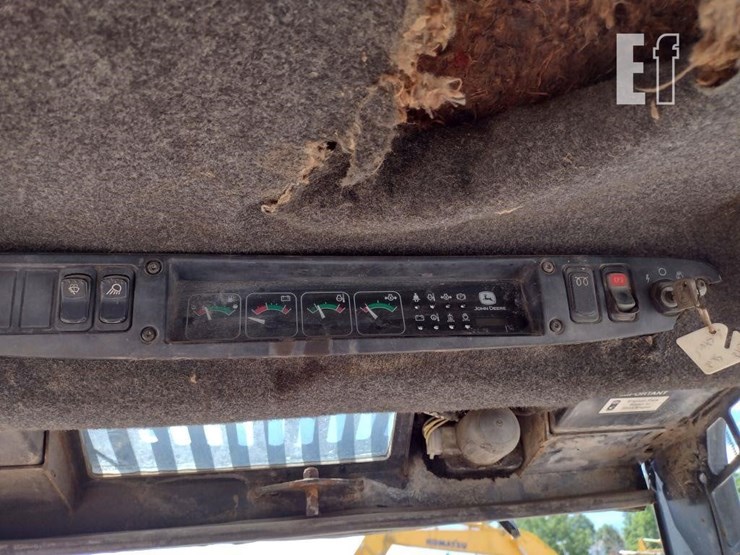 2002-deere-250-image-7