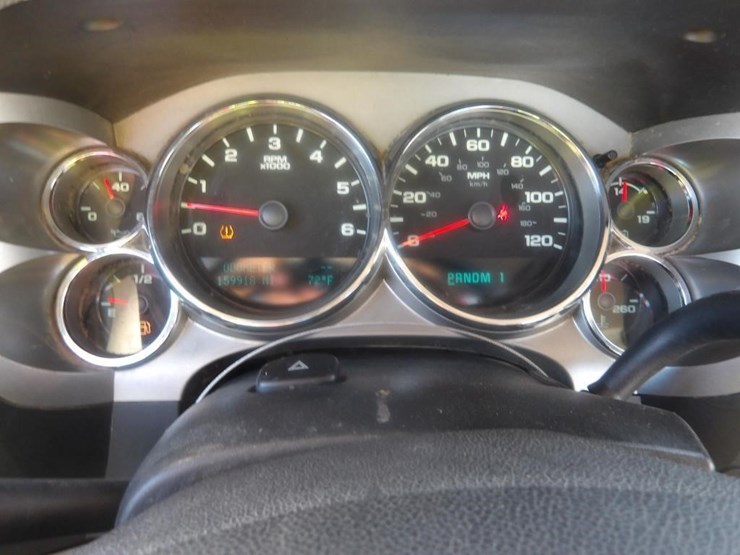 2011-chevrolet-2500-image-15