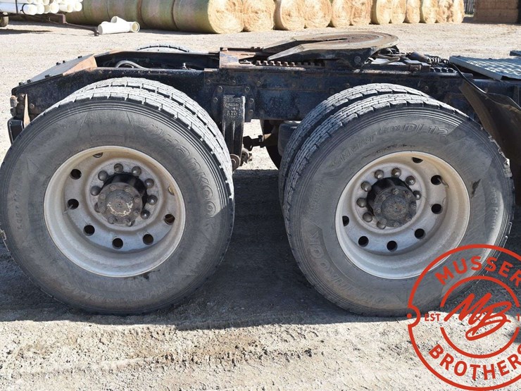 1984-peterbilt-359-image-24