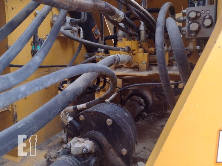 2018-deere-524kii-image-36
