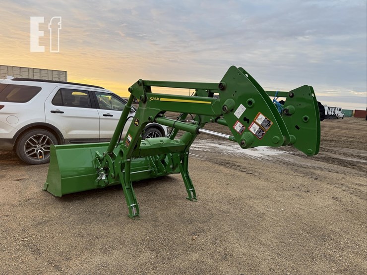 2023-john-deere-520m-image-8