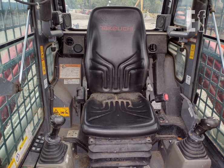 2019-takeuchi-tl8-image-10