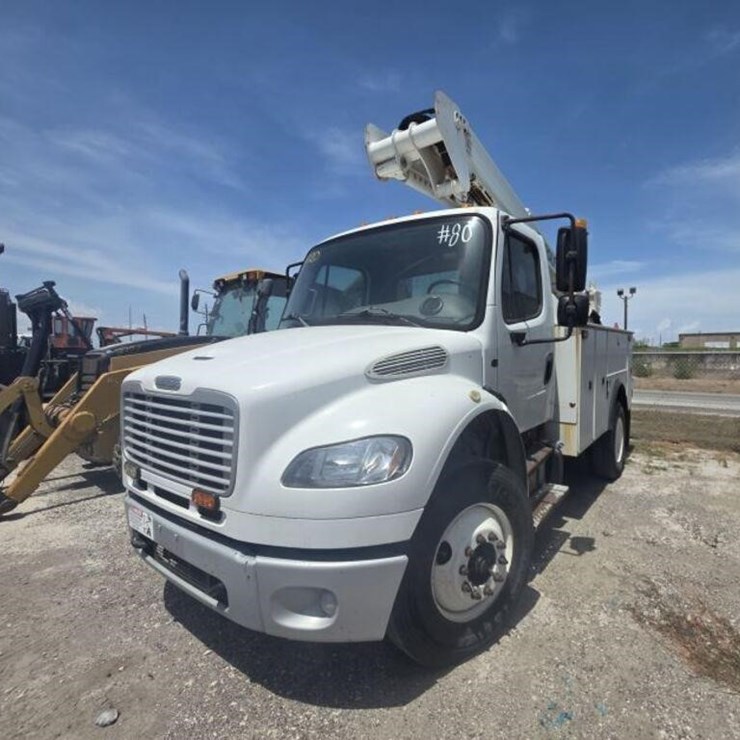 2015 FREIGHTLINER M2 106
