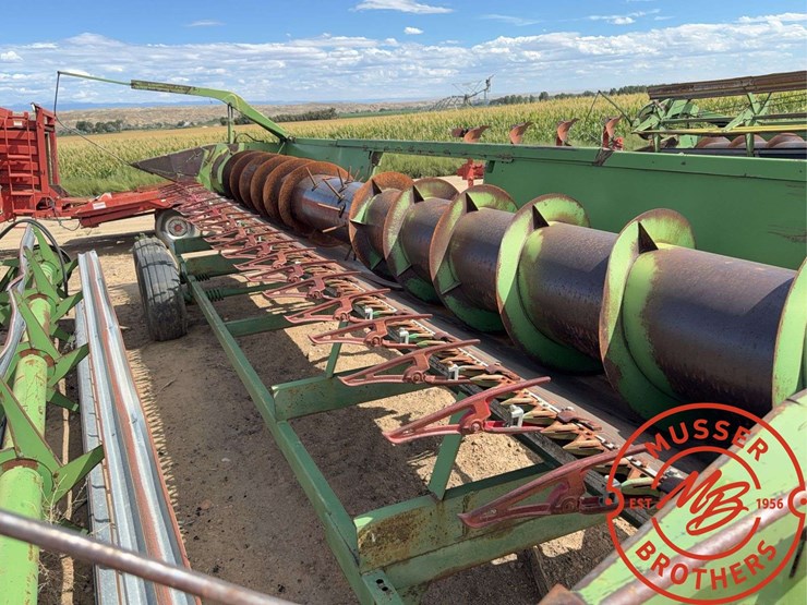 john-deere-224-image-10