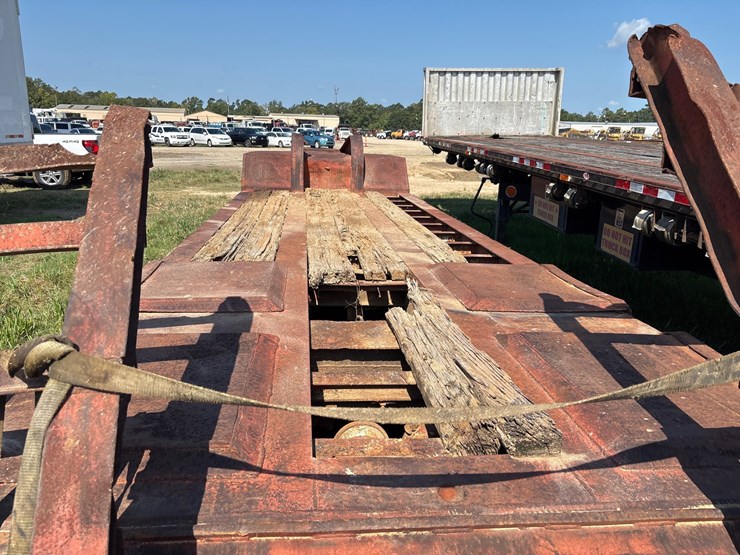 #46218-•-32ft-nabors-lowboy-trailer-|-no-title-image-5