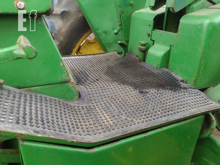 john-deere-2520-image-13
