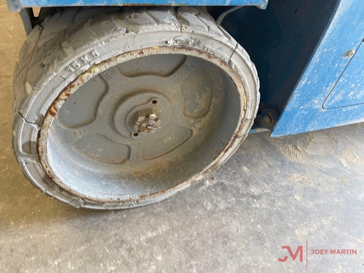 2019-genie-gs-4047-electric-scissor-lift-image-12