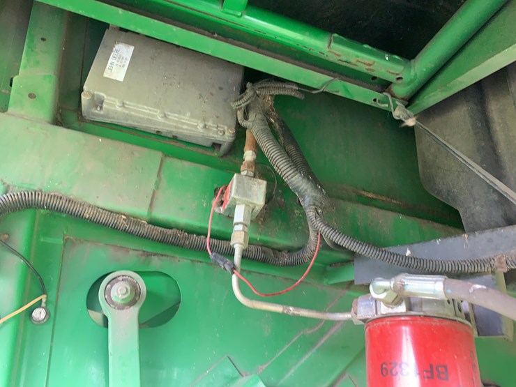2000-john-deere-9550-image-29