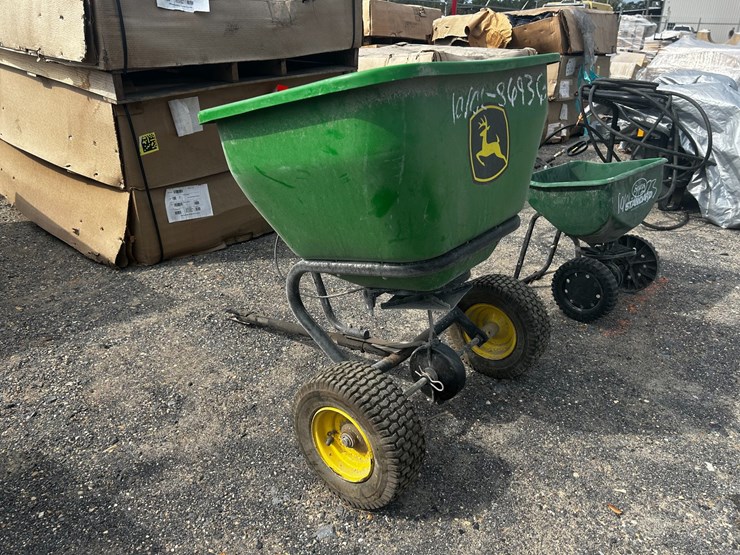 #86936-•-john-deere-seed-spreader-image-1