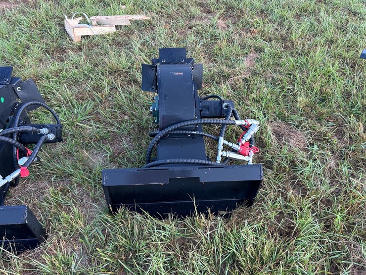 #170-•-mini-skid-steer-stump-grinder-image-2