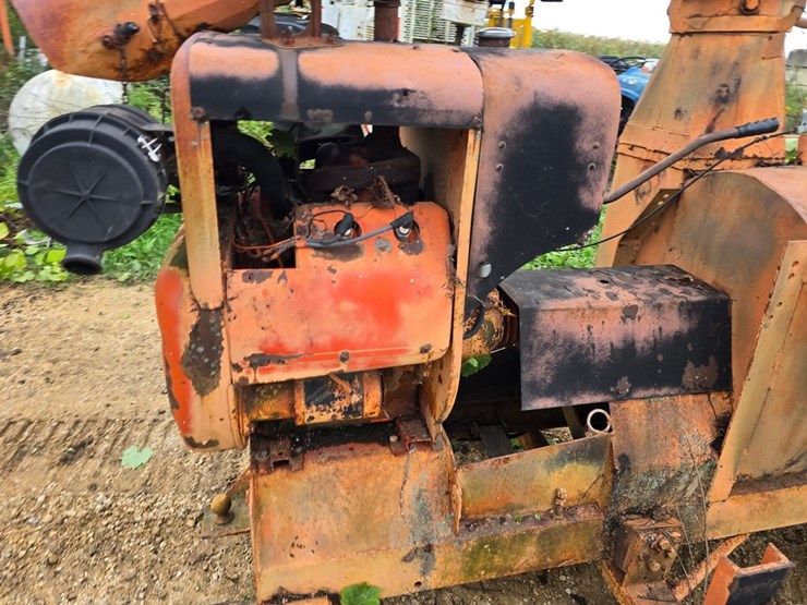 #2059-•-finn-bws-27-towable-straw-blower-image-16