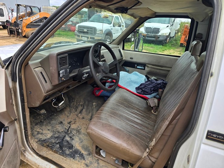 #2069-•-1993-chevrilet-3500-cheyanne-stake-body-truck-image-26