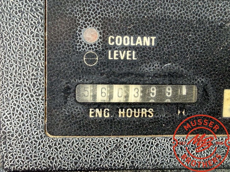 1982-international-3088-tractor-image-15