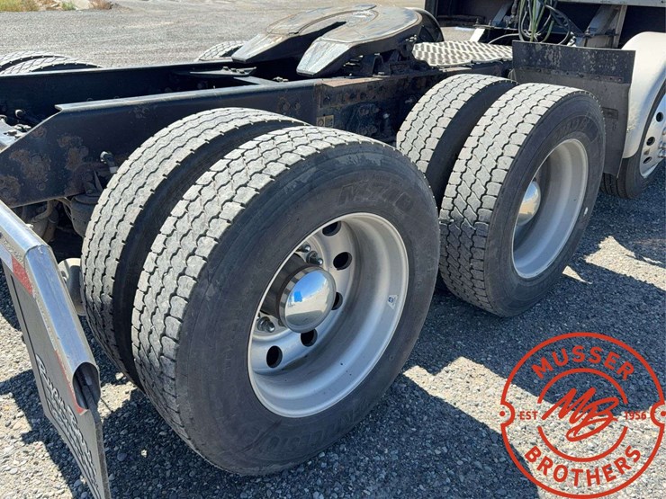 2009-kenworth-t800-image-25